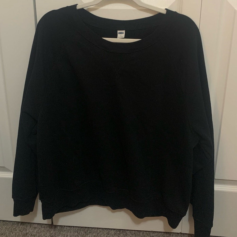 Old Navy black crewneck sweatshirt